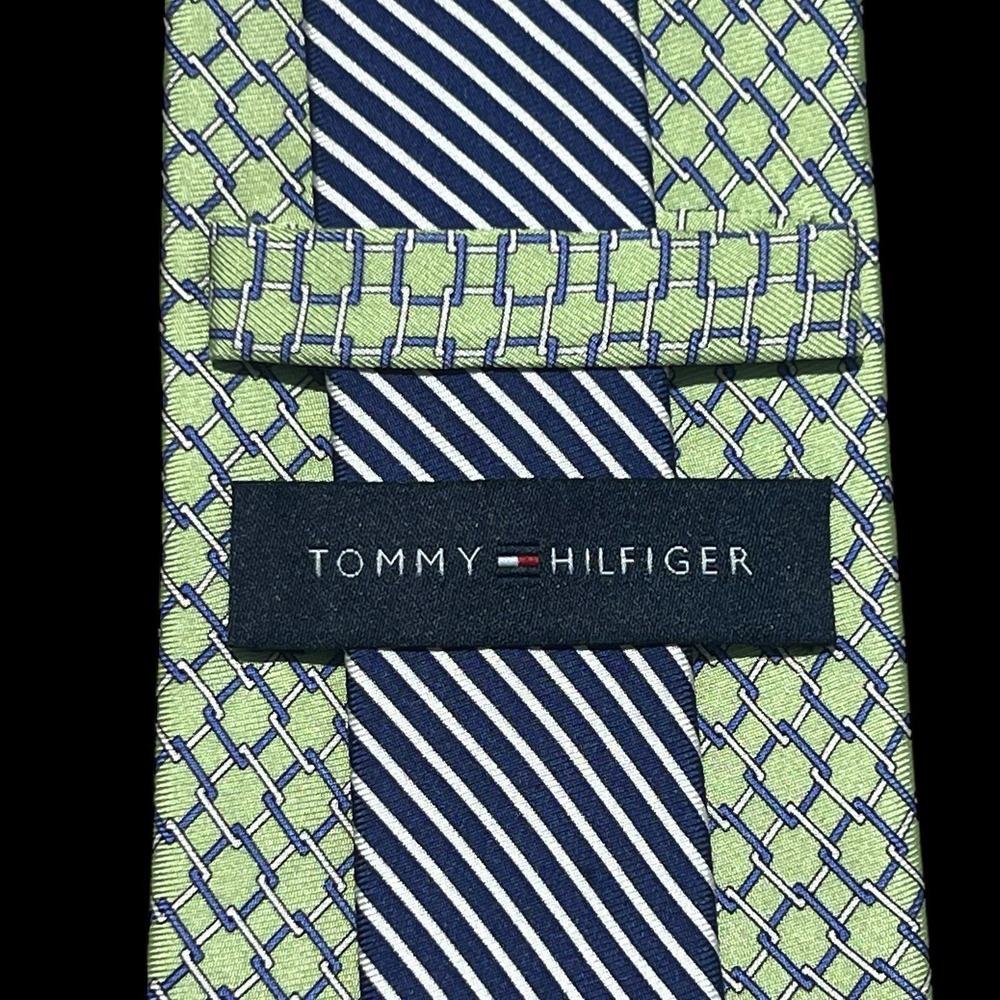 Tommy Hilfiger Mens Silk Neck Tie Blue Green Geometric Pattern Classic RN 121148